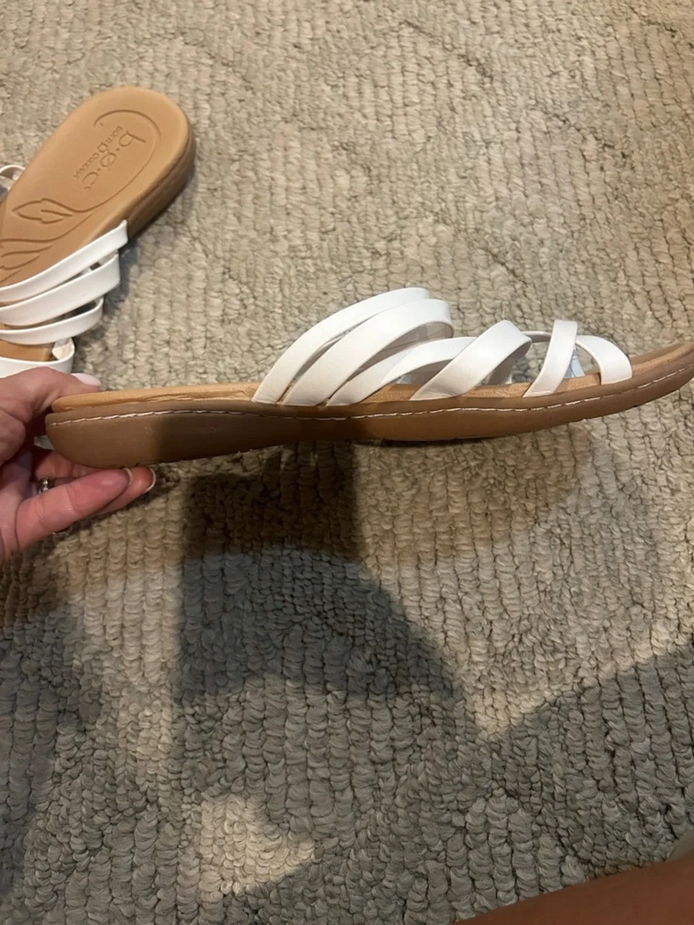 b.o.c. White Elastic Toe-Post Slide Sandals - Picture 6 of 9